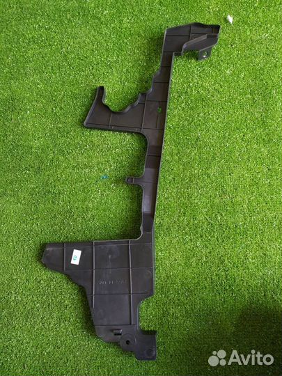 Дефлектор радиатора левый Nissan X-Trail 32