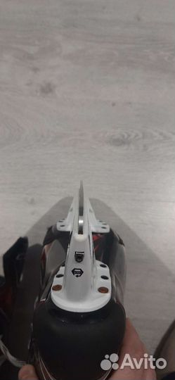 Коньки хоккейные