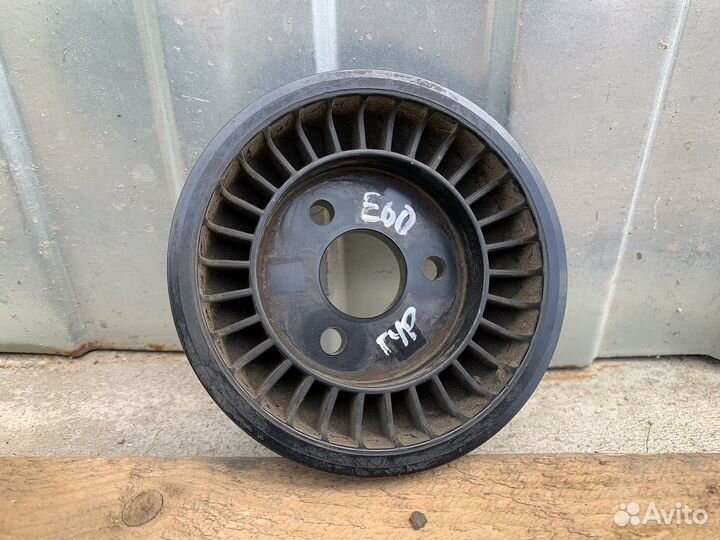 Ременный шкив насоса гур BMW E60 525i N52