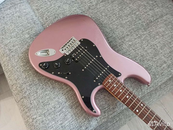 Fender Squier Affinity Burqundy Mist+Bridge Tesla