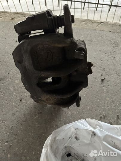 Тормозной суппорт Range Rover sport L320