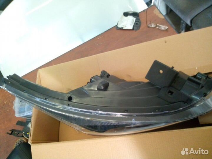 Фара передняя правая Kia Rio 4 X-line 2017