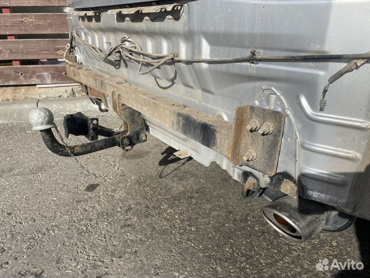 Фаркоп на камри 40