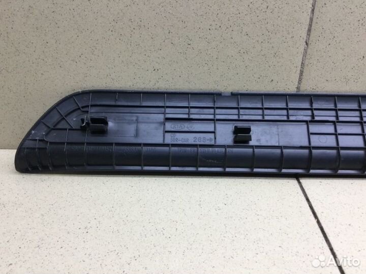 Накладка порога (внутренняя) передняя правая Kia