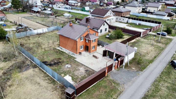 Дом 176 м² на участке 10 сот.