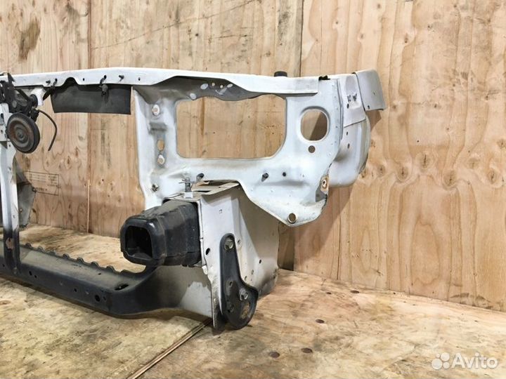 Рамка радиатора Nissan Sunny FNB14 GA15DE 1995