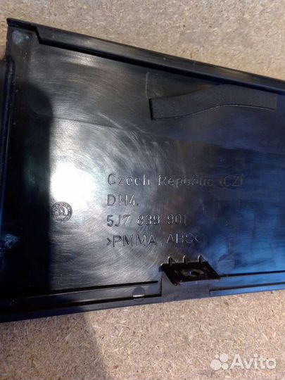 Накладка задней левой двери Skoda Roomster