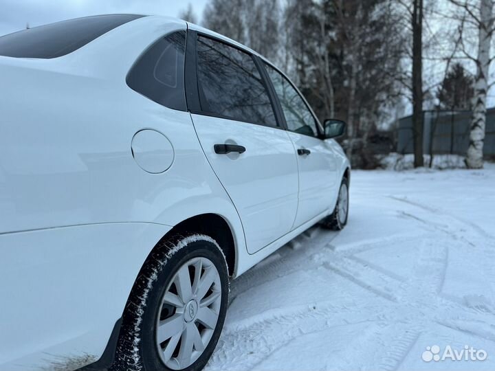 LADA Granta 1.6 МТ, 2019, 175 000 км