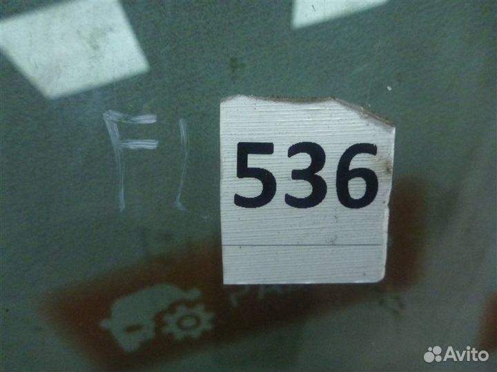 Стекло двери переднее левое Volkswagen Golf 5K1