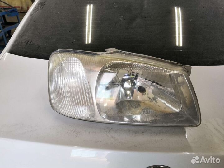 Оригинальная фара на хендай акцент