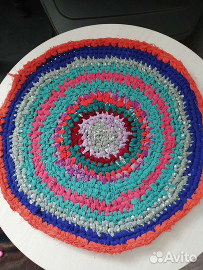 Вязаный коврик
