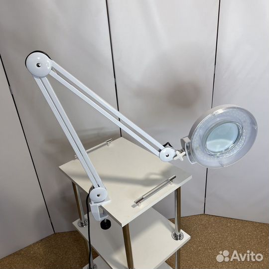 Лампа-лупа настольная