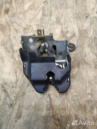 Замок крышки багажника Honda Civic 4D 8 кузов