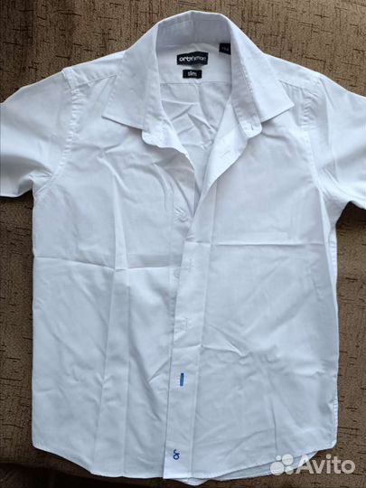 Рубашки на мальчика в идеальном состоянии 128-134