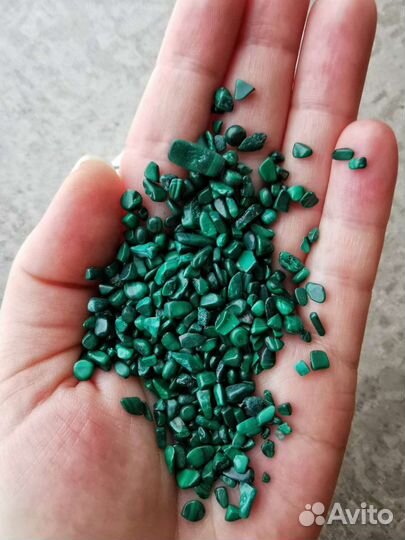 Малахит натуральный 3-5мм галтовка без дырочек. 50