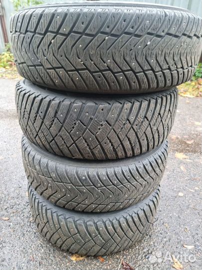 Yokohama Ice Guard IG65 215/65 R16