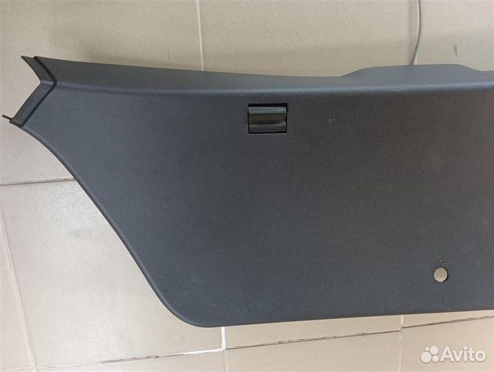 Обшивка крышки багажника Opel astra H 2009