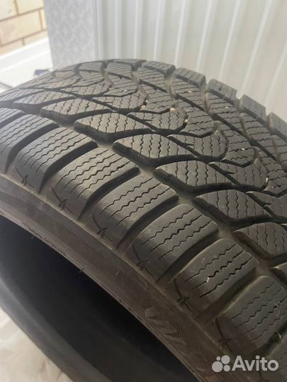 Delinte WD1 215/45 R16 90H