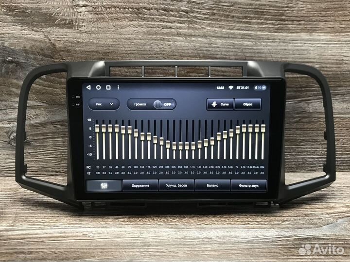Магнитола Teyes CC3 2K на Toyota Venza 1