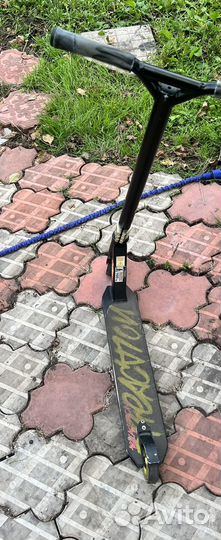 Трюковой самокат reaction