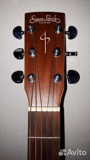 Акустическая гитара