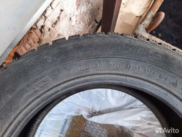 Gislaved Nord Frost 5 235/55 R17