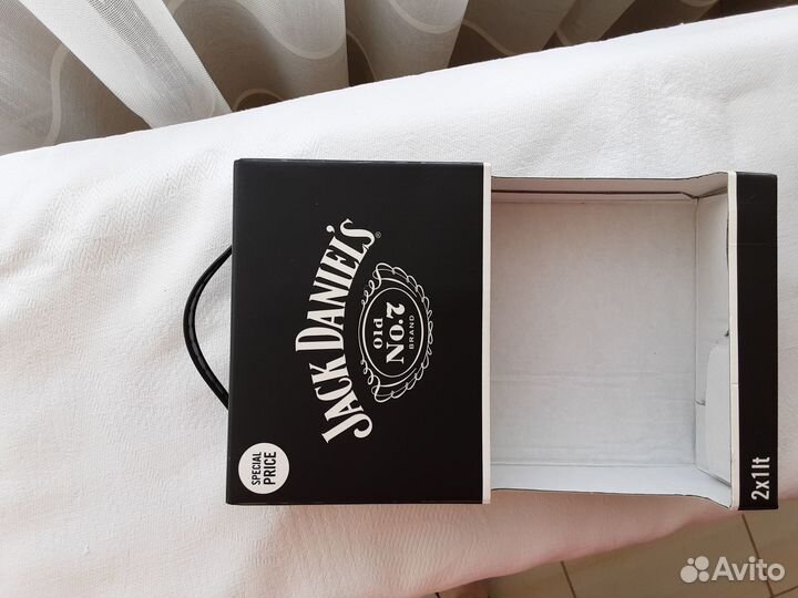 Коробки 1л jonnnieWalker, jackDaniels, chivasRegal