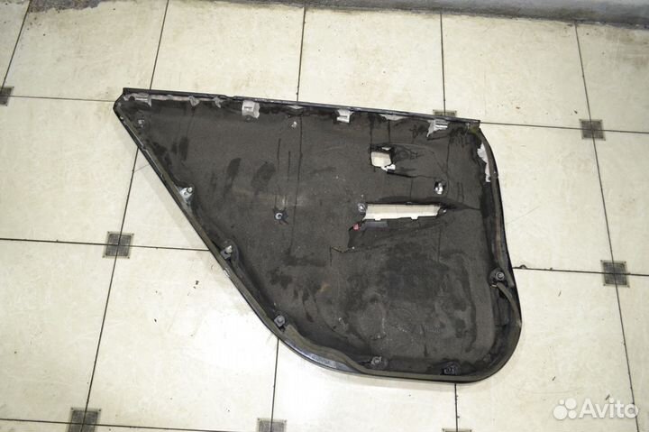 Обшивка двери задняя правая Toyota Camry 50