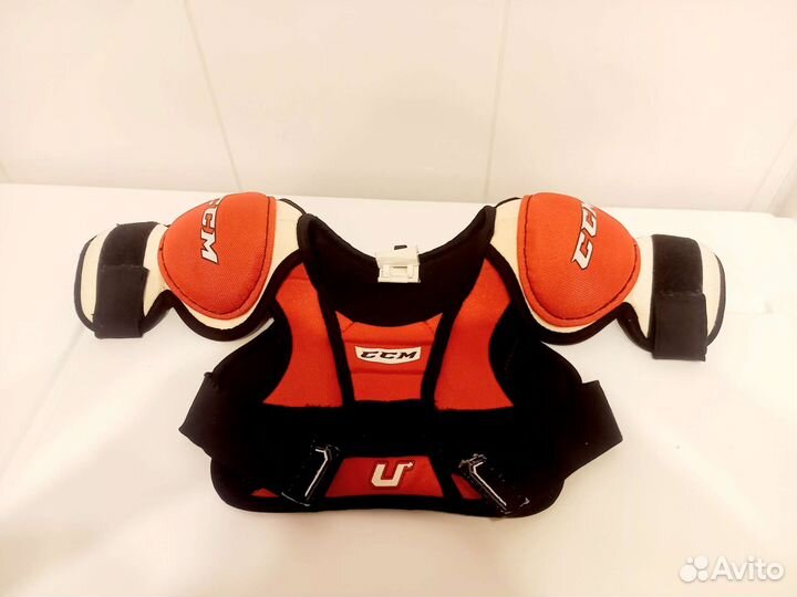 Хоккейный нагрудник и шлем хоккейный СССР