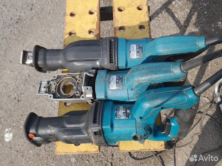 Сабельная пила makita JR3070CT не рабочие