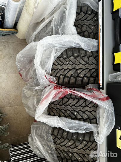 Pirelli Formula Ice 205/60 R16