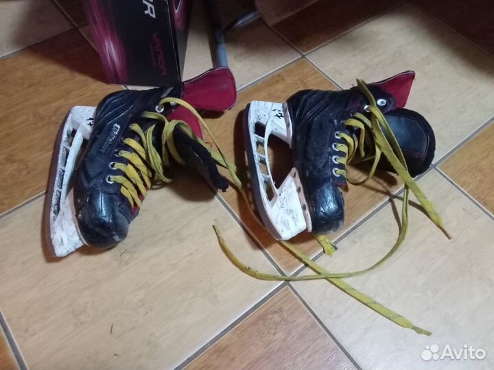 Хоккейные коньки bauer размер 32-33