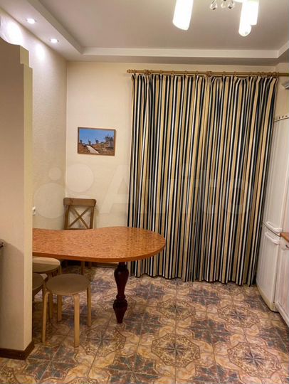 2-к. квартира, 72 м², 1/5 эт.