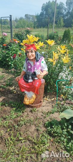 Садовая фигура Баба Яга полистоун