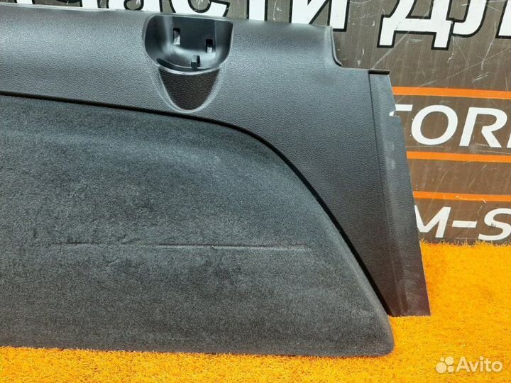 Обшивка багажника задняя левая Audi Q7 4LB BHK