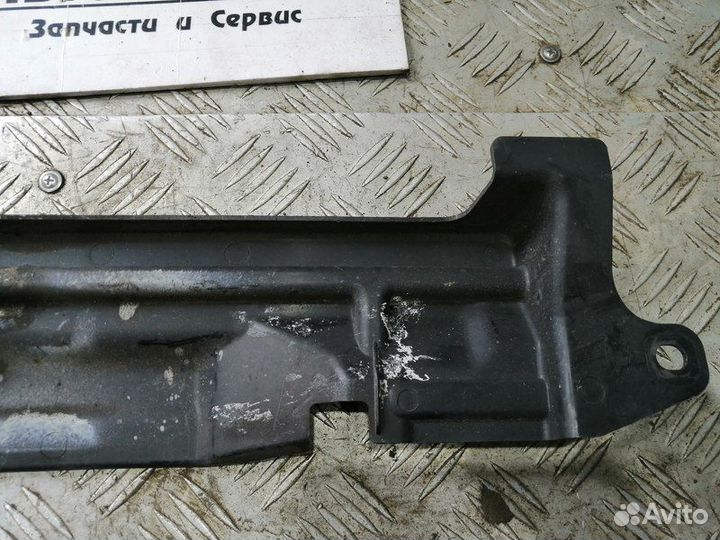 Воздуховод радиатора верхний Nissan Juke F15