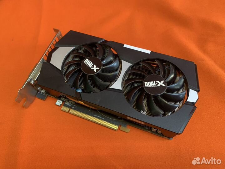 Видеокарта SapphirE Radeon R9 270 2Gb
