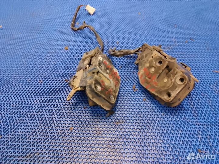 Замок задней двери Mazda 626