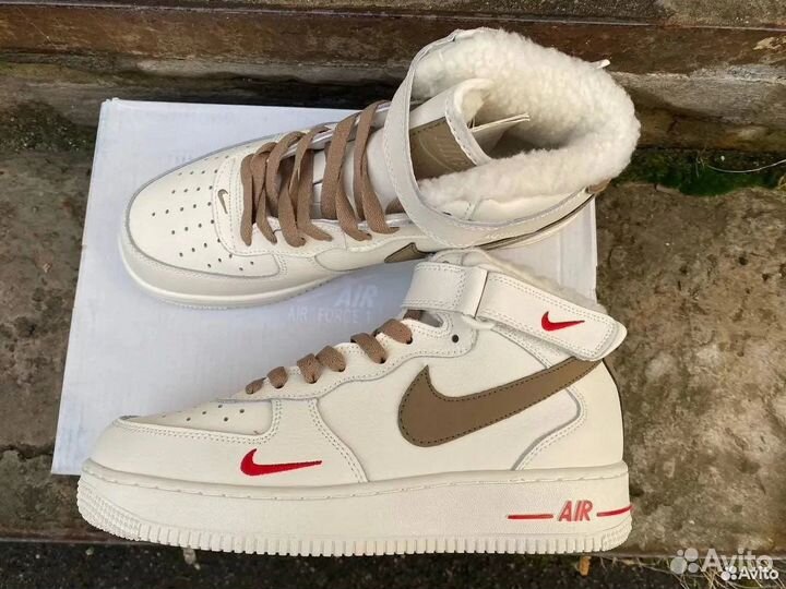 Кроссовки Nike Air Force mid женские (Зимние)