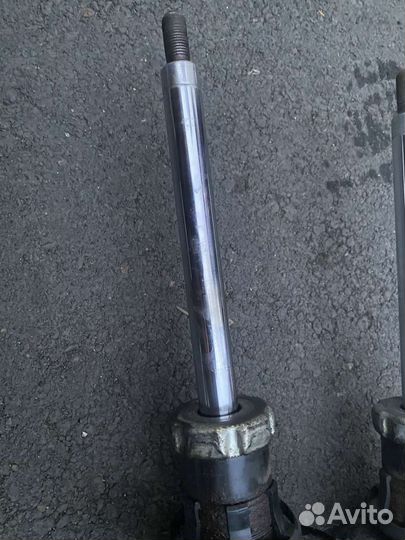 Амортизатор передний Skoda Octavia a5