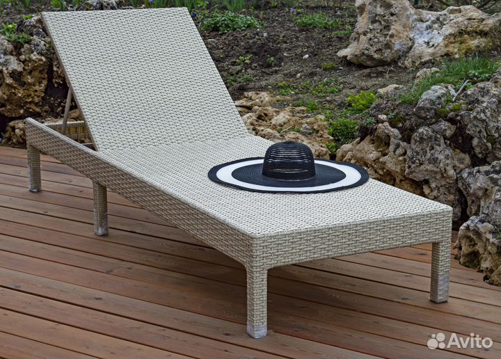 Лежак пляжный