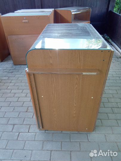 Шкафы витрины