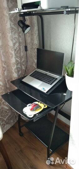 Стол компьютерный стекло, в подарок лампа-прищепка