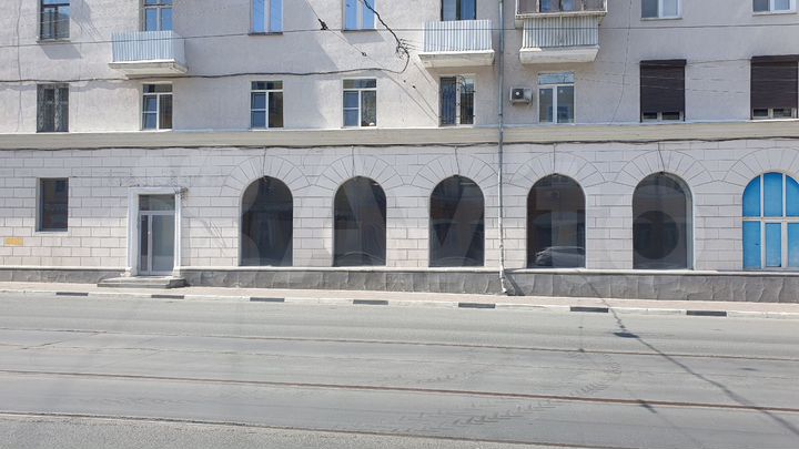 Первая линия Галактионовской с витринами