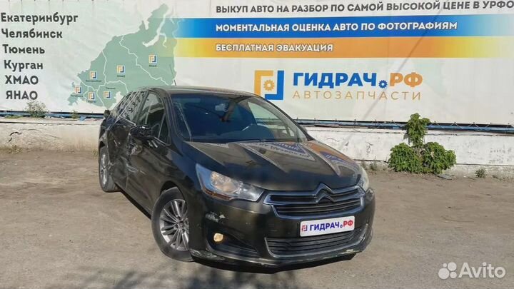 Накладка на торпедо правая с торца Citroen C4 II 9