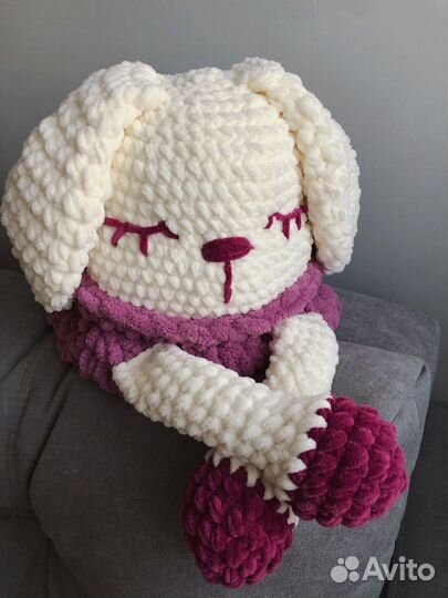 Вязаная игрушка - пижамница Зайчик