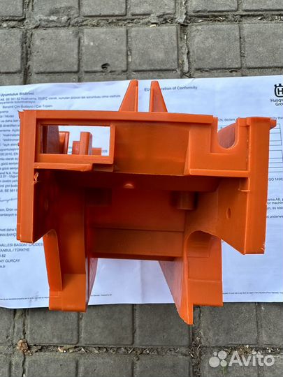 Корпус картер Husqvarna 137 142 китай