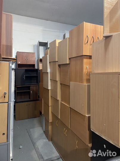 Тумбочка выкатная, приставная офисная