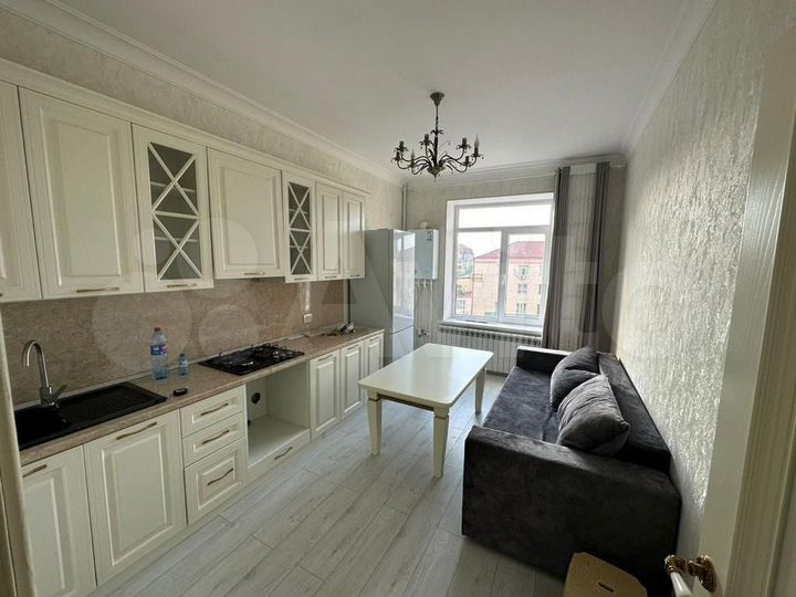 2-к. квартира, 85 м², 4/9 эт.