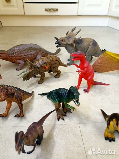 Динозавры игрушки
